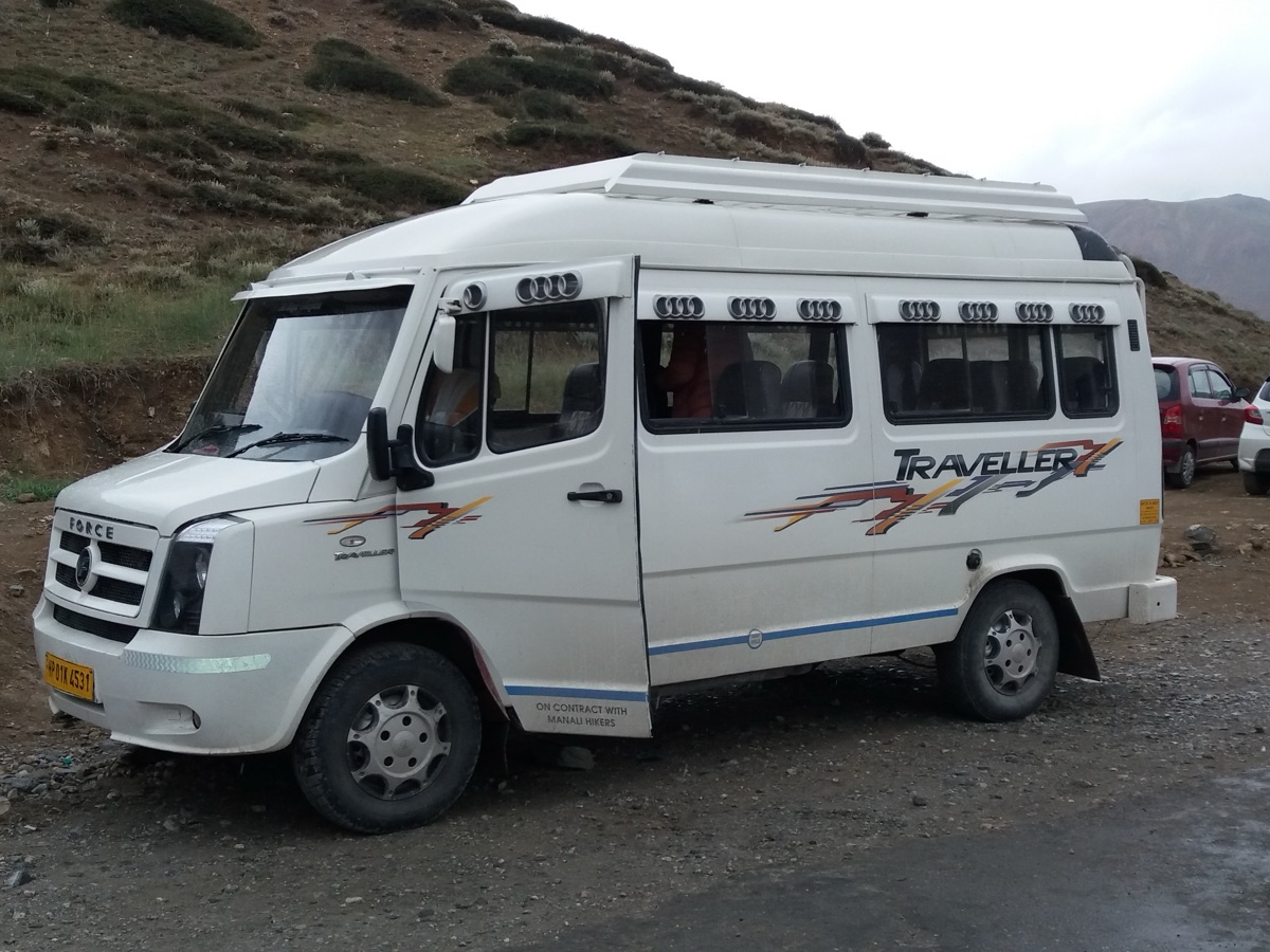 Tempo Traveller XL — Force Urbania 17-seater