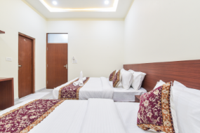 Spacious guest room